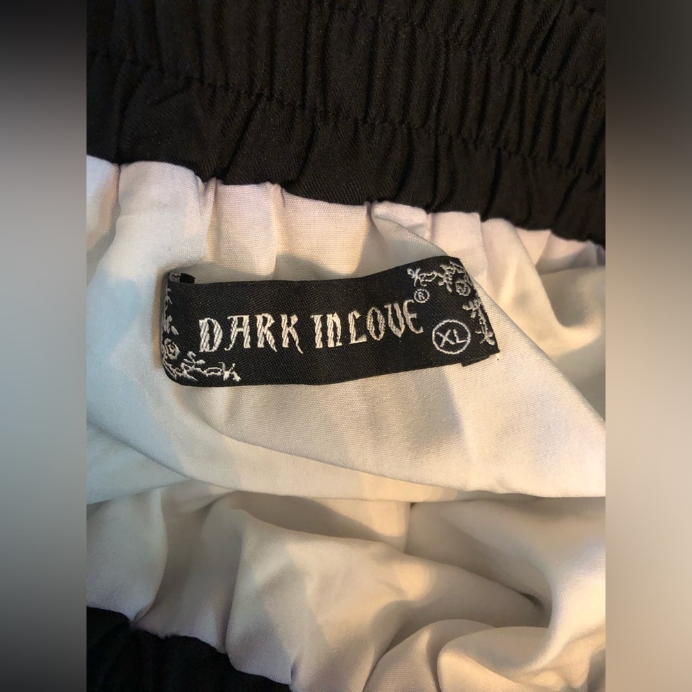 DARK IN LOVE Black And White Jirai Kei Ruffle Chocolate Melt Cake Heart Skirt - Picture 9 of 10